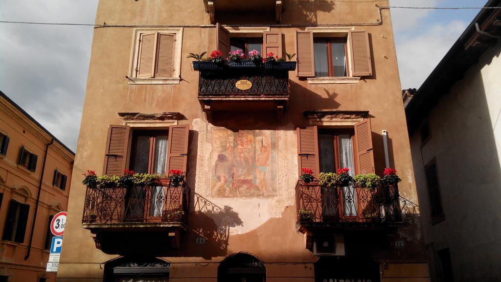 Marconi Rooms And Apartments Verona Exterior foto